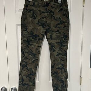 Womans Gap Camouflage Cargo Pants